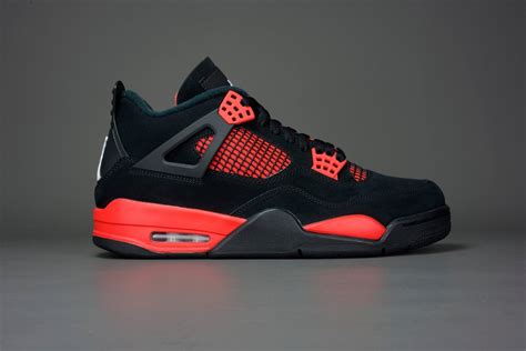 nike air jordan zwart wit rood|jordan 4 thunder sneaker.